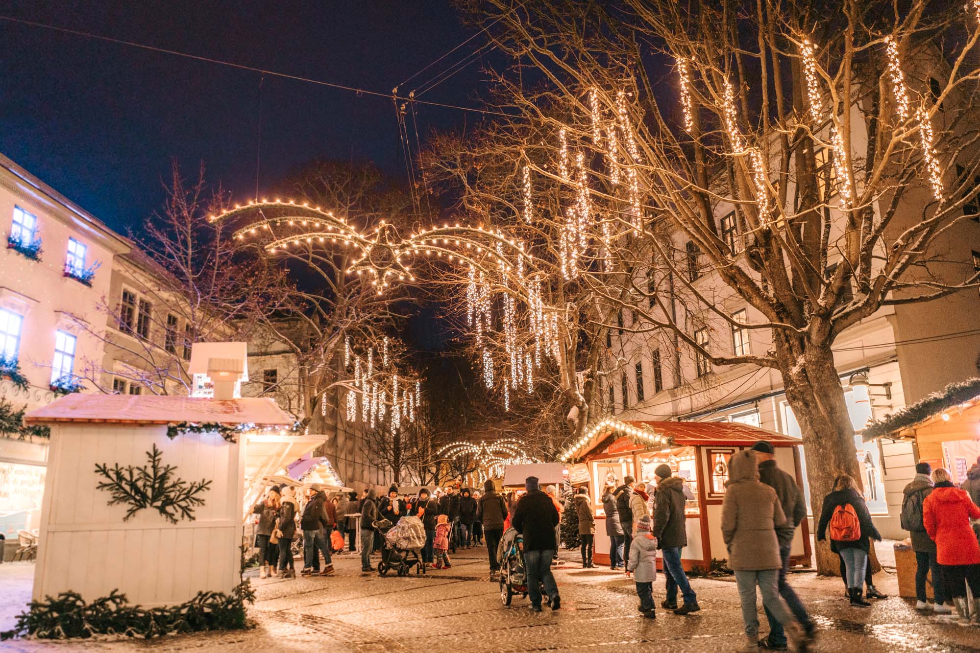 Weihnachtsmarkt in der Schillerstrasse